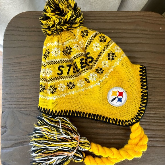 Pittsburgh Steelers NFL Team Apparel Youth Beanie - Picture 2 of 3